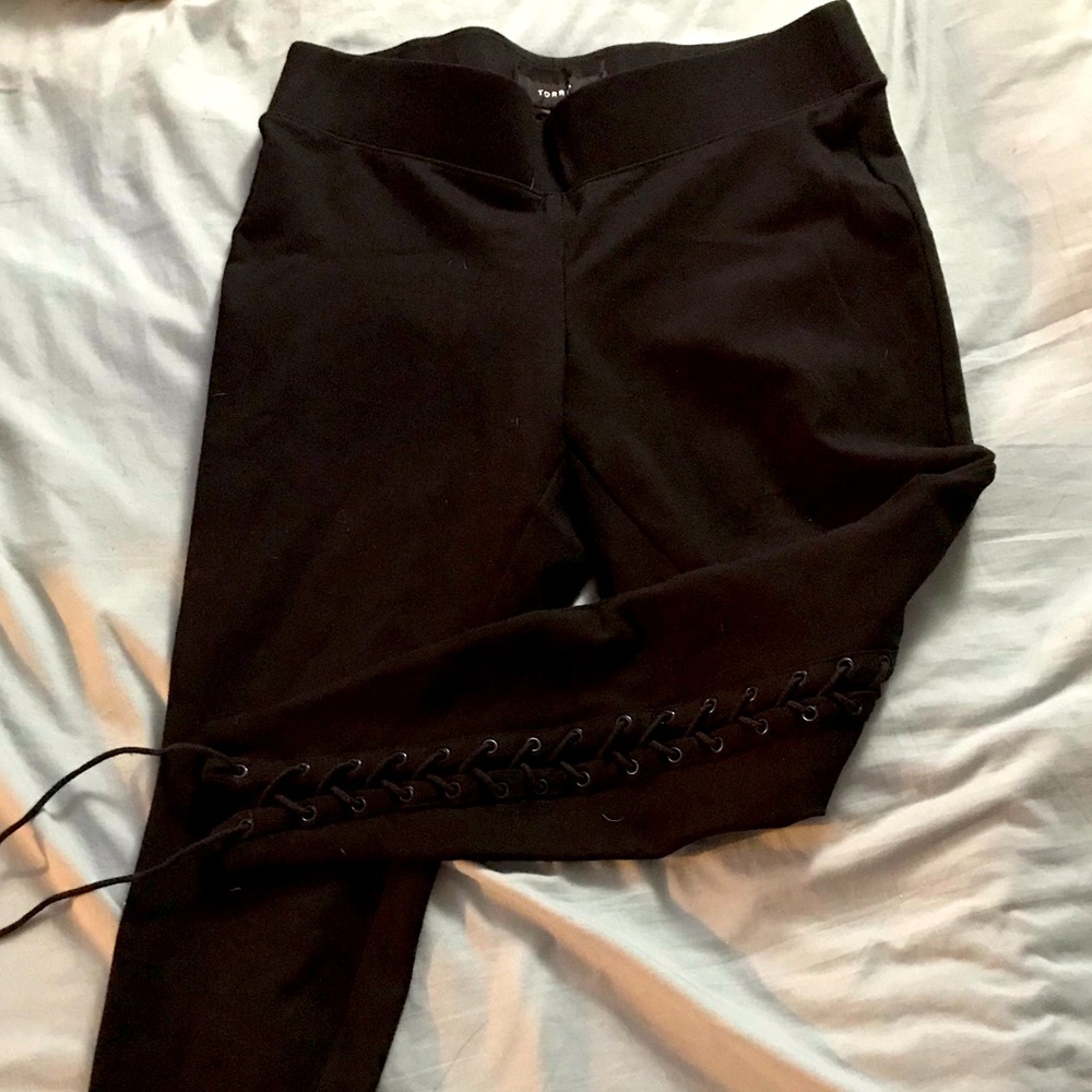 Torrid size 00 leggings black with tie backs